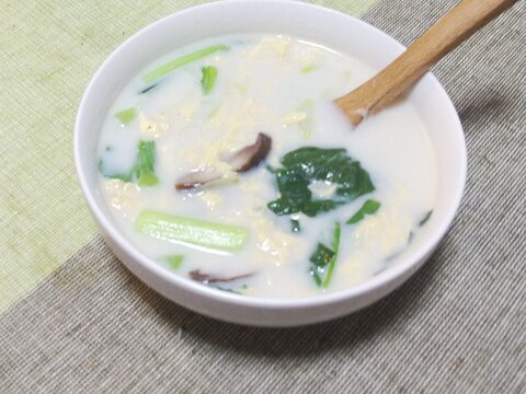 小松菜とふわたまのミルキー中華スープ